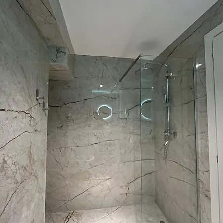 Be Bduplex In Durres アパート *
