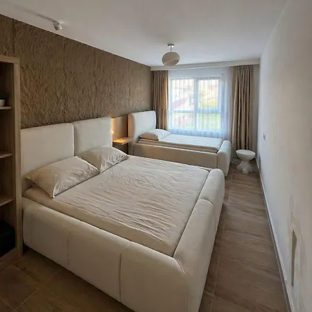 Be Bduplex In Durres شقة